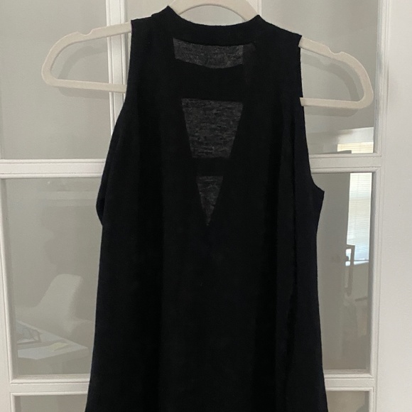 Yoga Azrouël Black Button-Down Cashmere Cardigan Sweater (with shoulder cutouts) - Picture 3 of 8